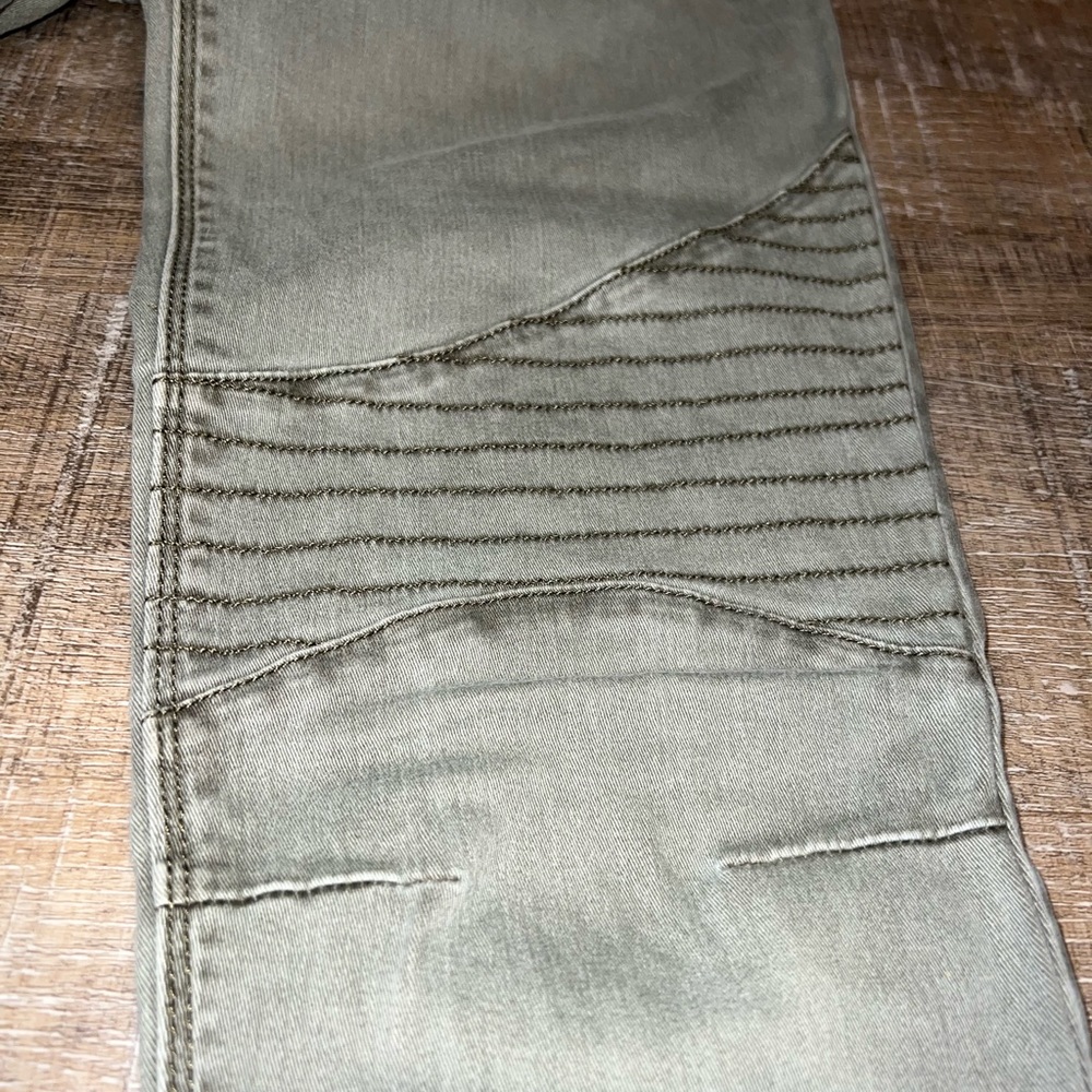 Express Skinny Jeans - Picture 5 of 16